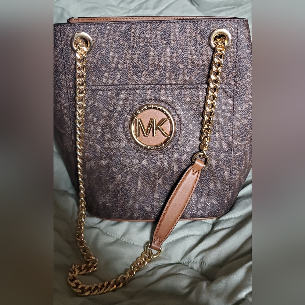 MK brown purse